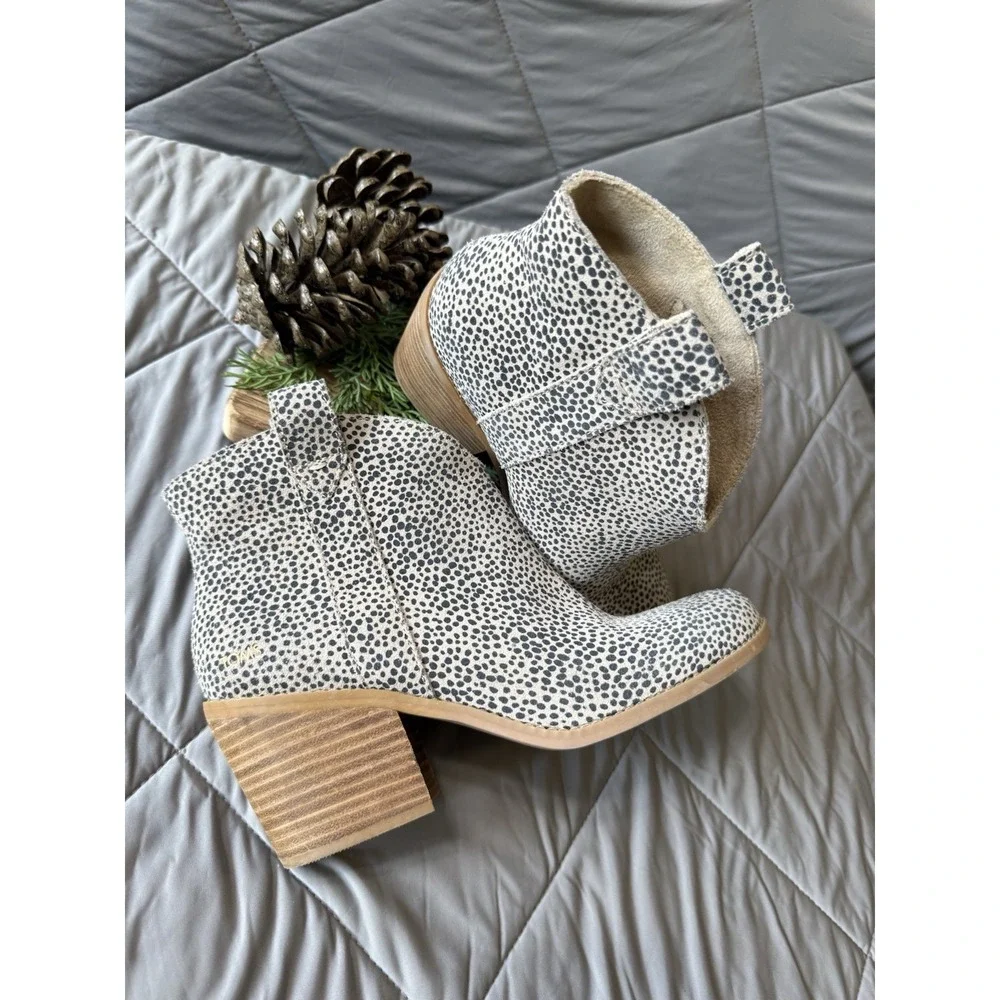 TOMS Constance Mini Cheetah Suede Western Ankle Booties Women's Size 8